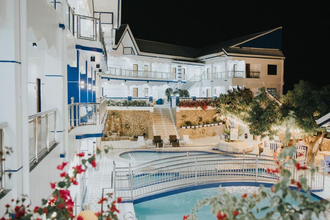 Santiago Cove Hotel And Restaurant Buitenkant foto